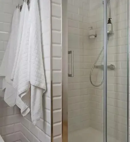 Luxury Merced By Nagoa Homes מאלגה